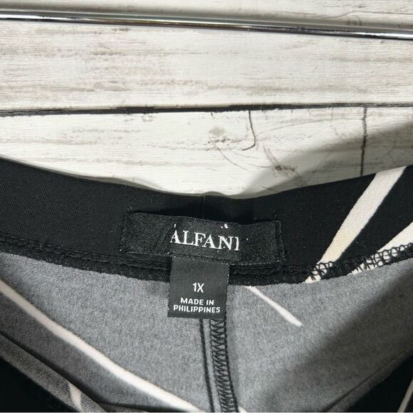 Alfani Black White Linear Print Wide Leg Relaxed Travel Easy-Care Pant 1X - Picture 6 of 7